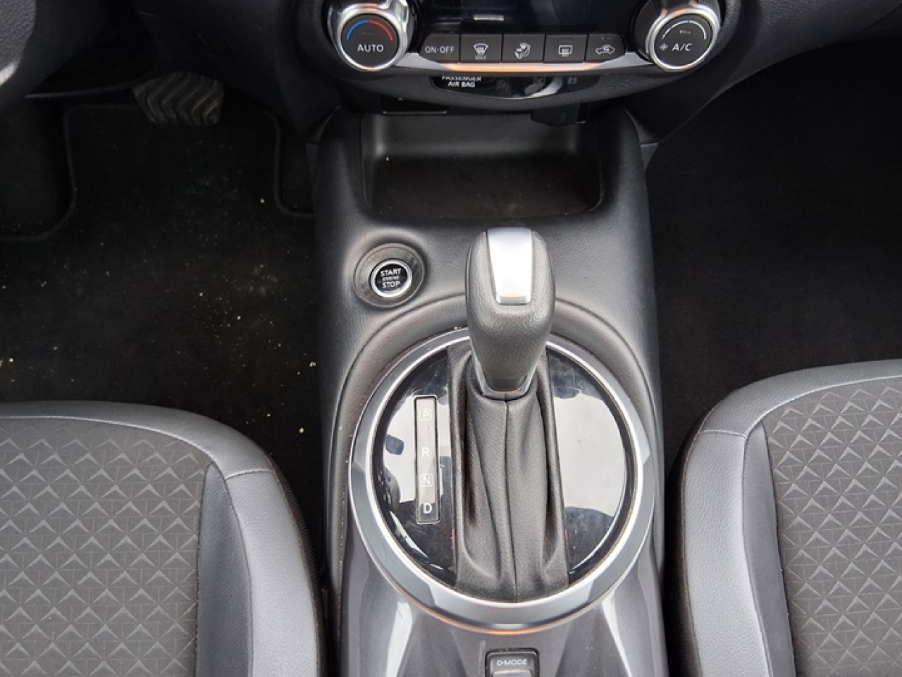 NISSAN JUKE 1.0 DIG-T N-CONNECTA 114 CV