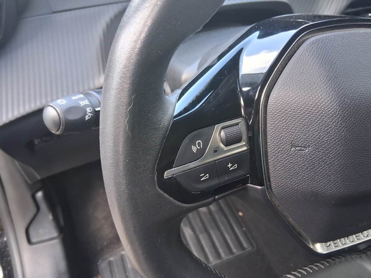 Peugeot 208 1.5 Blue-HDI Active Pack 100 CV