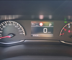 Peugeot 2008 1.5 BlueHdi Active Pack ETA 8