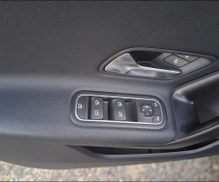 Mercedes-Benz Classe A 180 D Style Automático