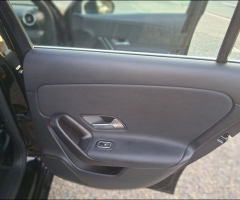 Mercedes-Benz Classe A 180 D Style Automático